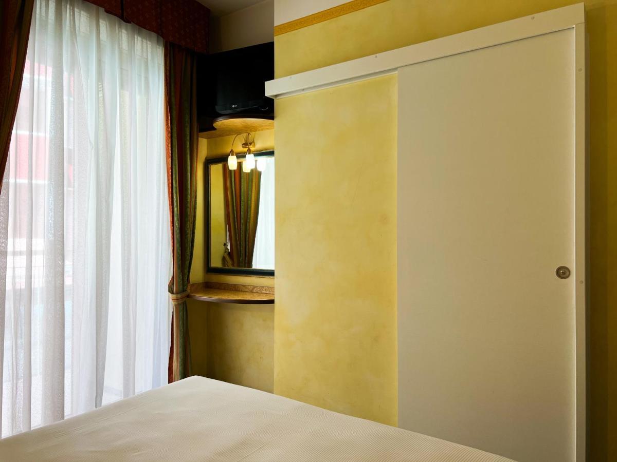 Hotel Soleblu Rimini Eksteriør billede